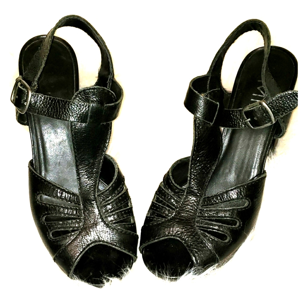 Mia 90s platform sandals